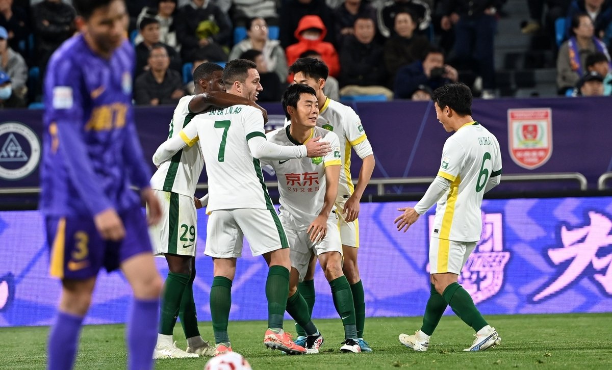 北京国安主场战平广州富力，积分领先优势缩小