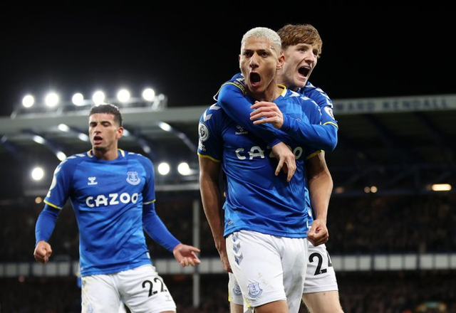 熊猫直播平台-冰冷之夜！埃弗顿主场告负遗憾