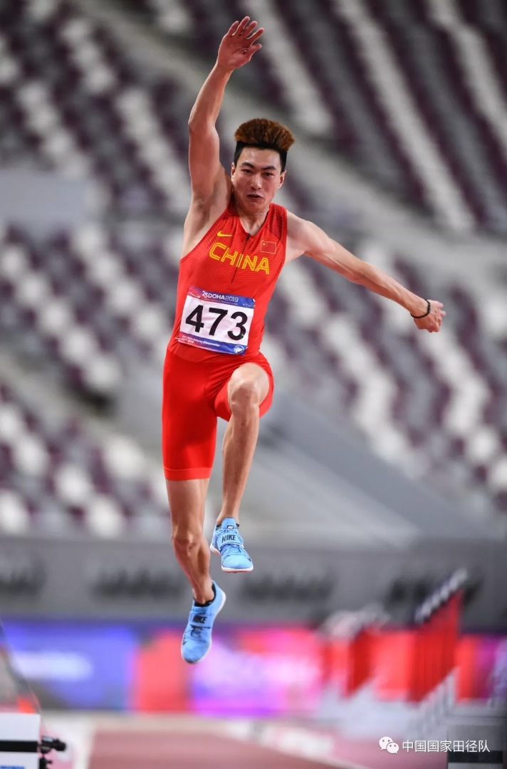 科威特男子射箭选手历尽磨难，夺魁