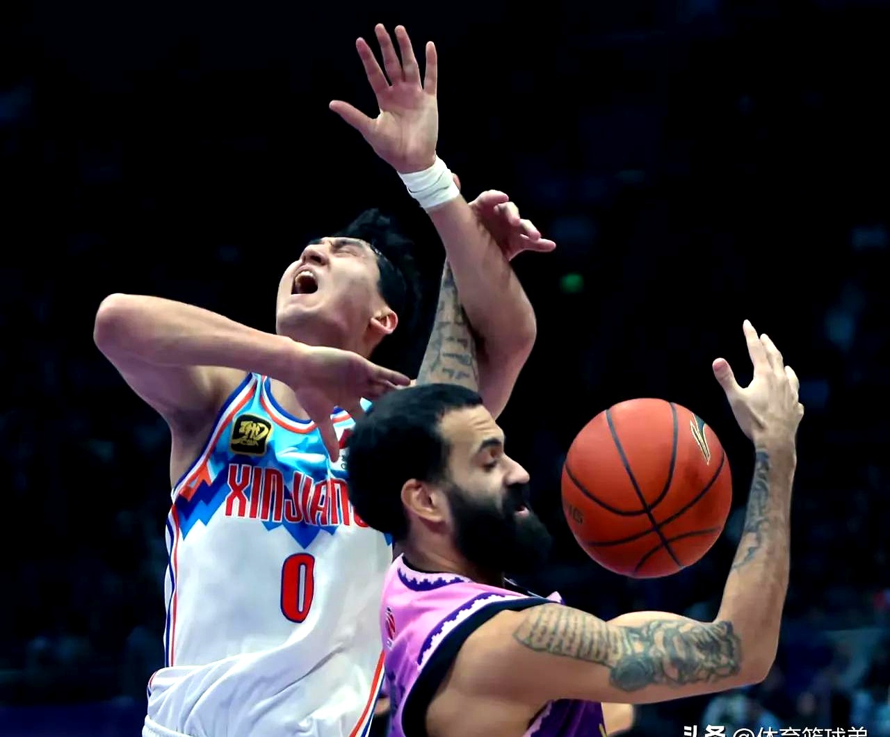 新疆队防守稳固，全力备战下一场比赛