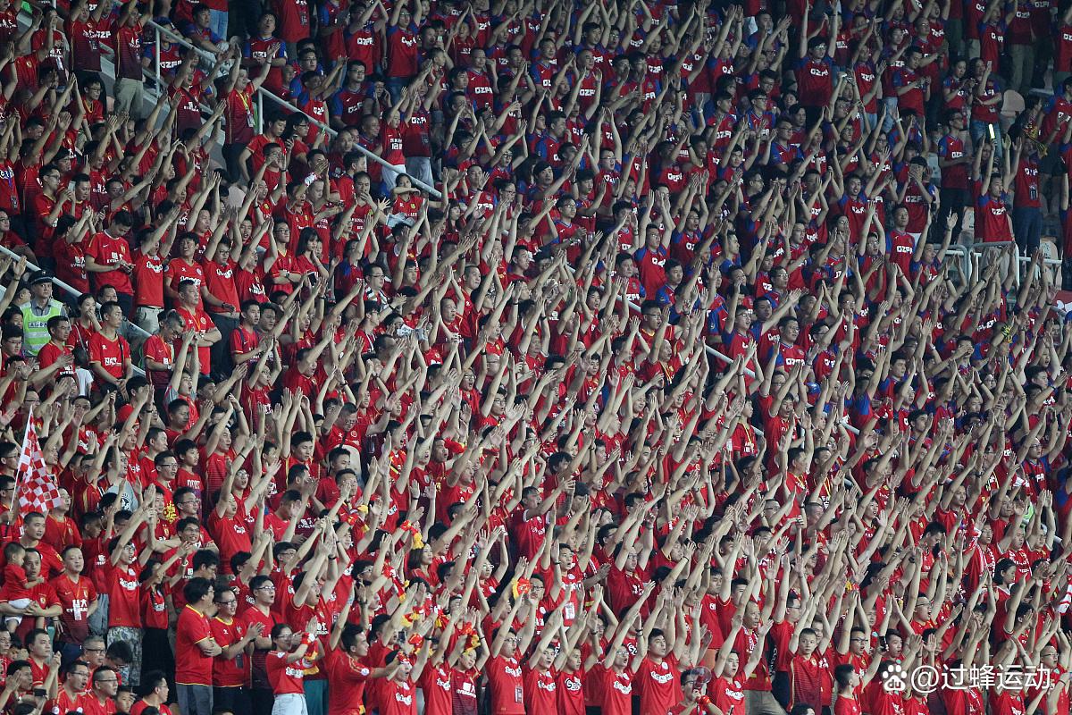 熊猫体育中国App-阿森纳击败莱切斯特，取得关键胜利的简单介绍