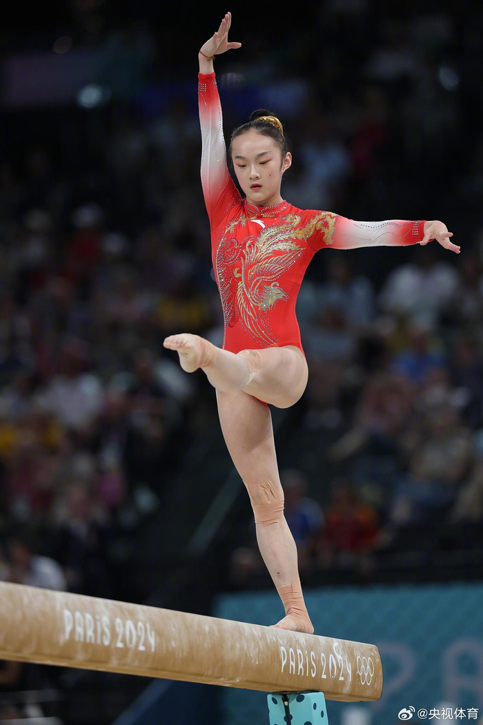 体操项目精彩表现，团体夺得冠军